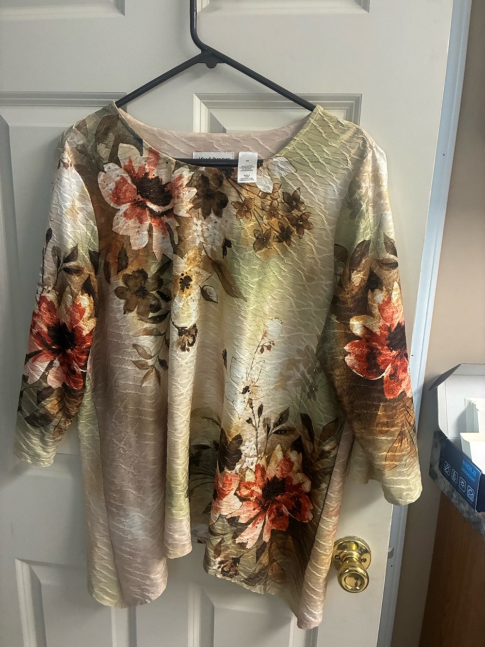 Alfred Dunner Beige Tunic with Rust Floral Accents